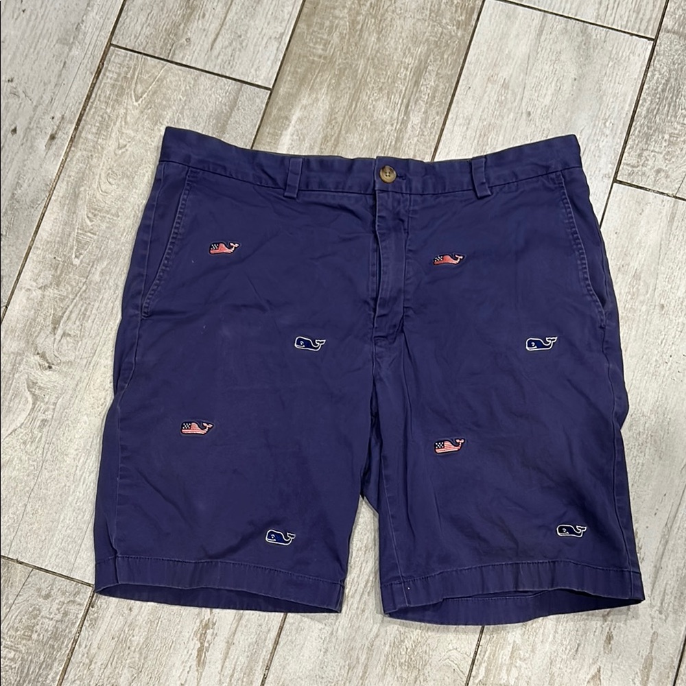 [Vineyard Vines] Navy Whale Embroidered Shorts - Size 34